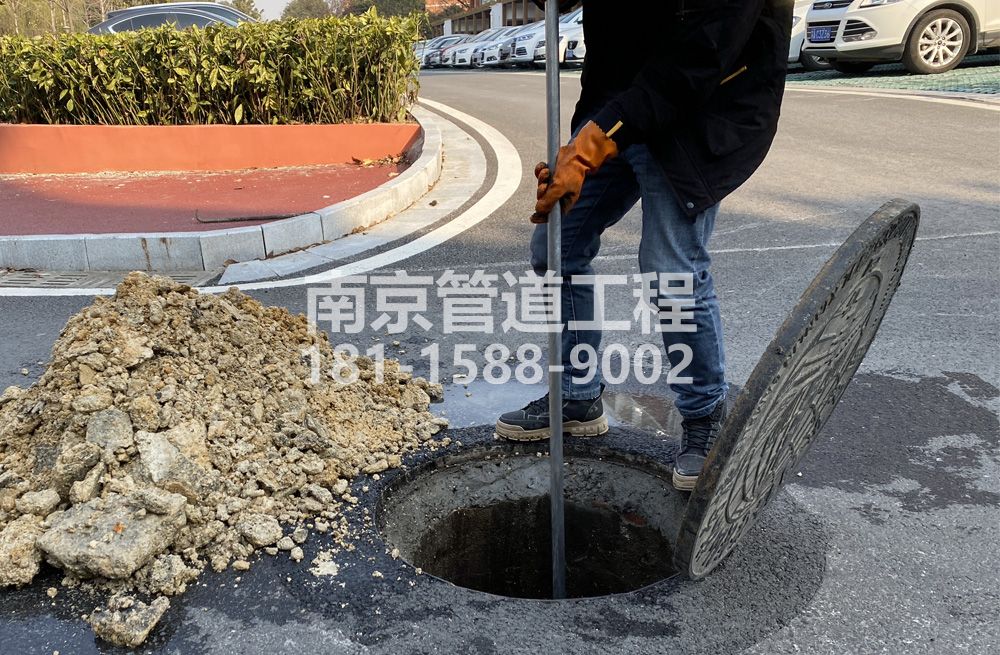 306融侨管道油块清理